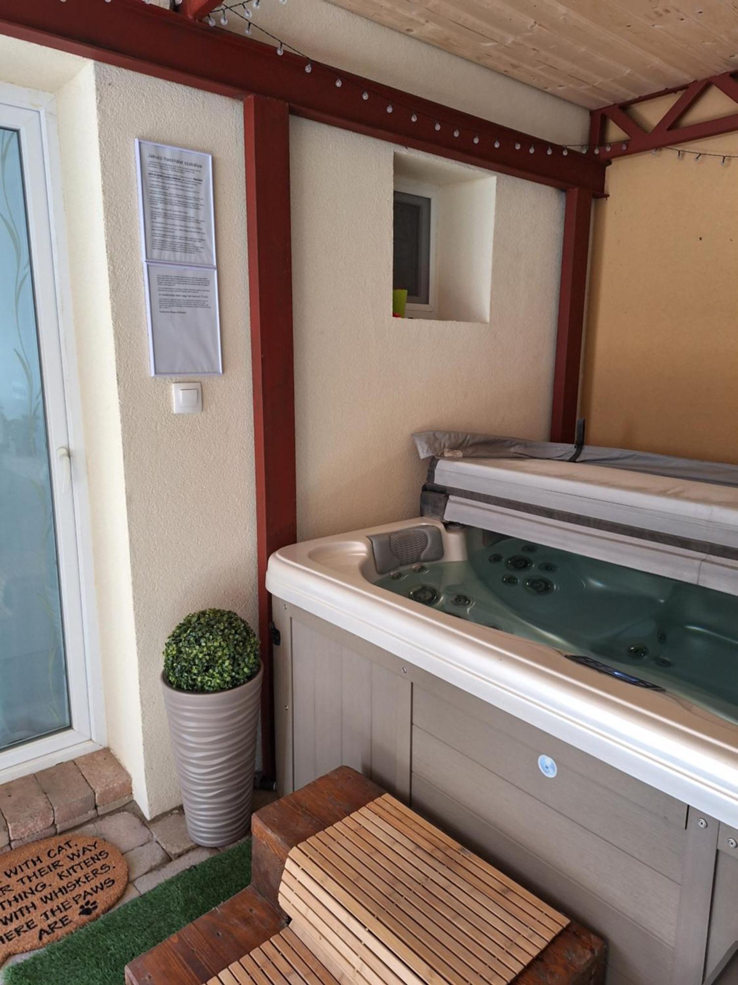 Varfal Apartman II Eger Cameră foto