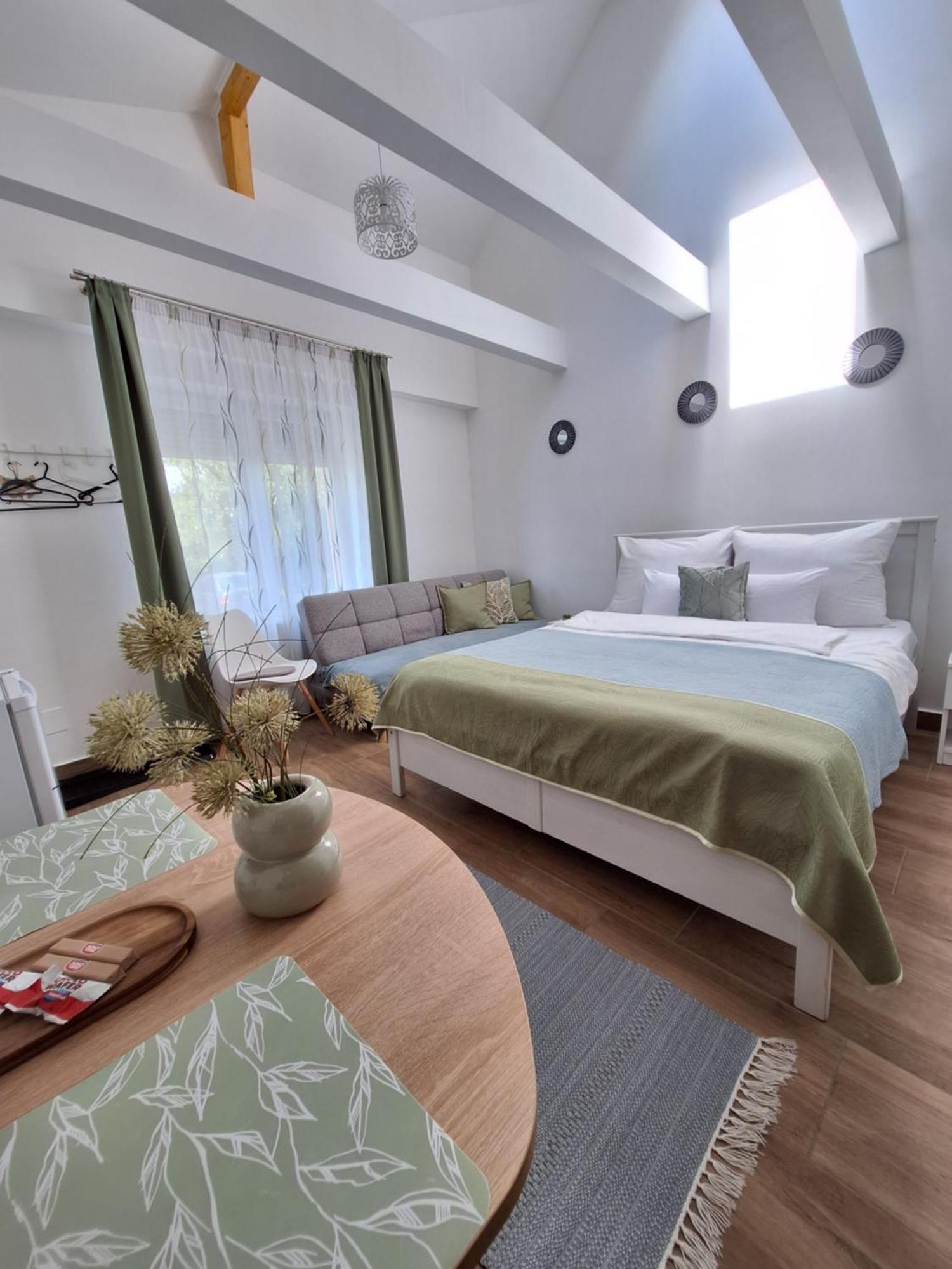 Varfal Apartman II Eger Cameră foto