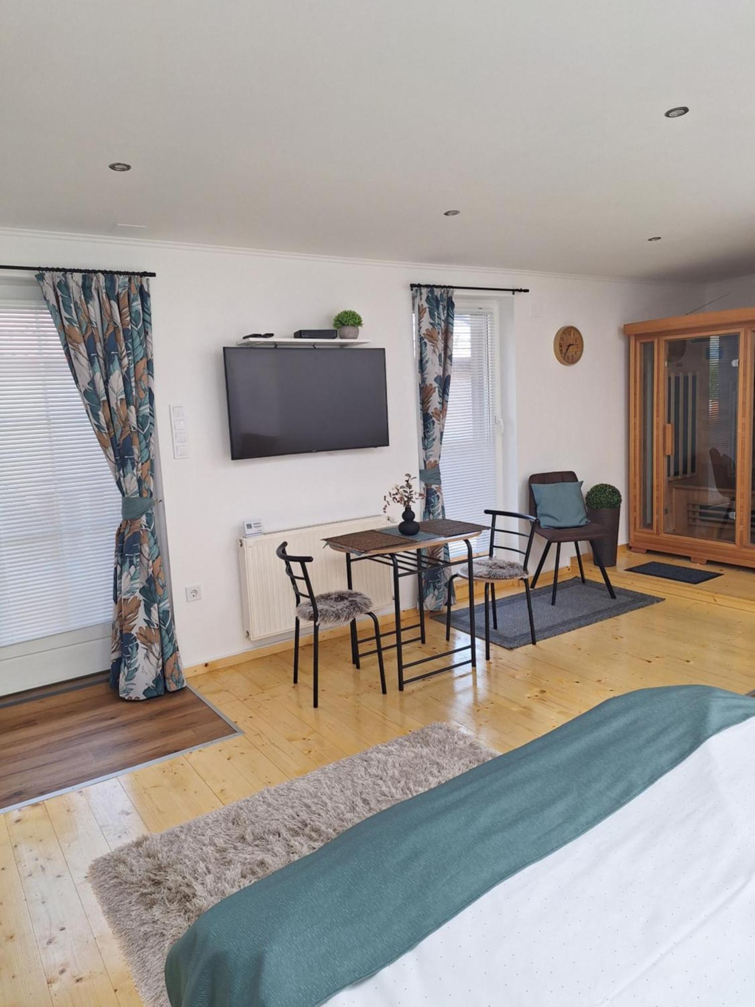 Varfal Apartman II Eger Cameră foto